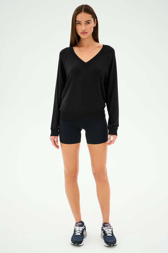 Bennie Fleece V-Neck Sweatshirt - Black