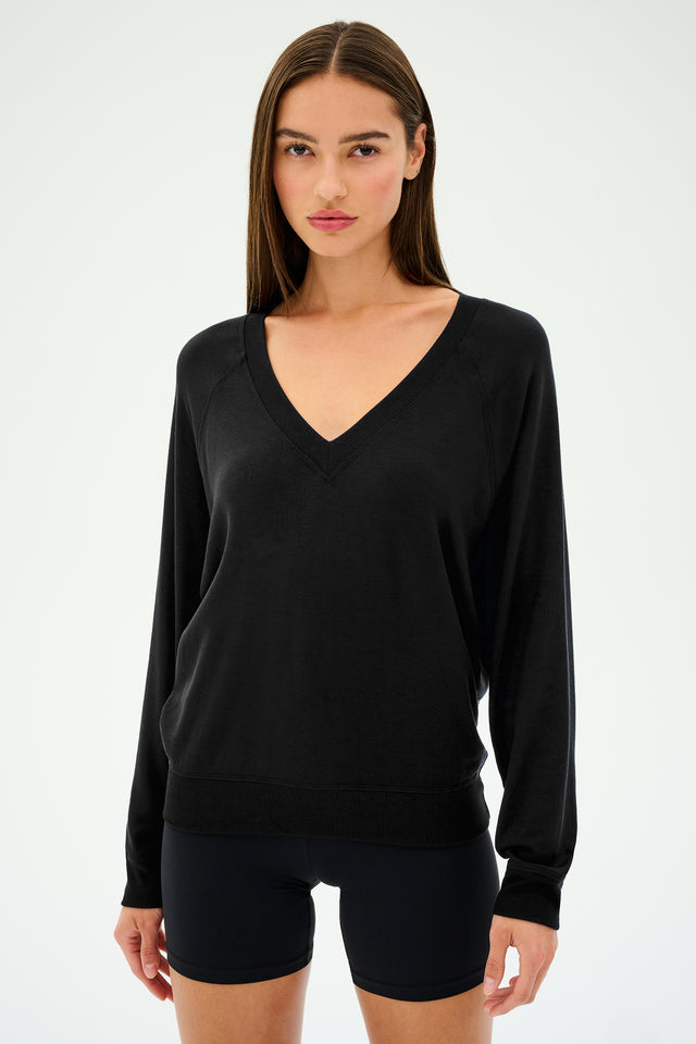 Bennie Fleece V-Neck Sweatshirt - Black