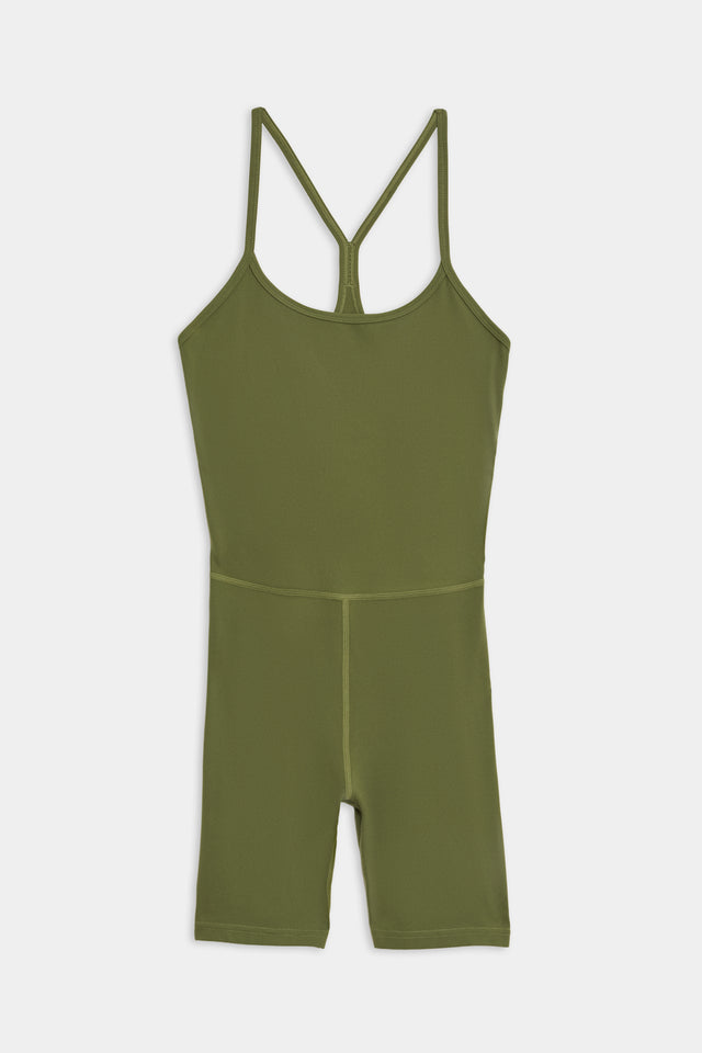 The SPLITS59 Airweight 6” Short Jumpsuit in Olive features a sleek sleeveless design with thin straps, a scoop neckline, and a body-hugging silhouette. Its Airweight fabric makes it perfect for hot yoga sessions.